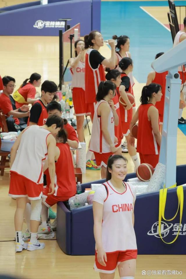 备战决赛：球员们不懈训练，迎战强敌的简单介绍