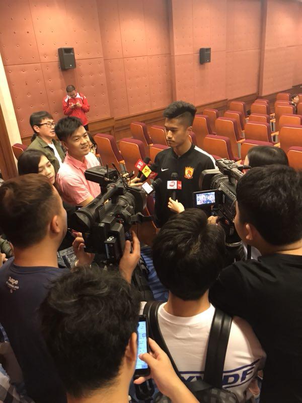 亚非豪门风采出色，实现精彩连胜跻身前八
